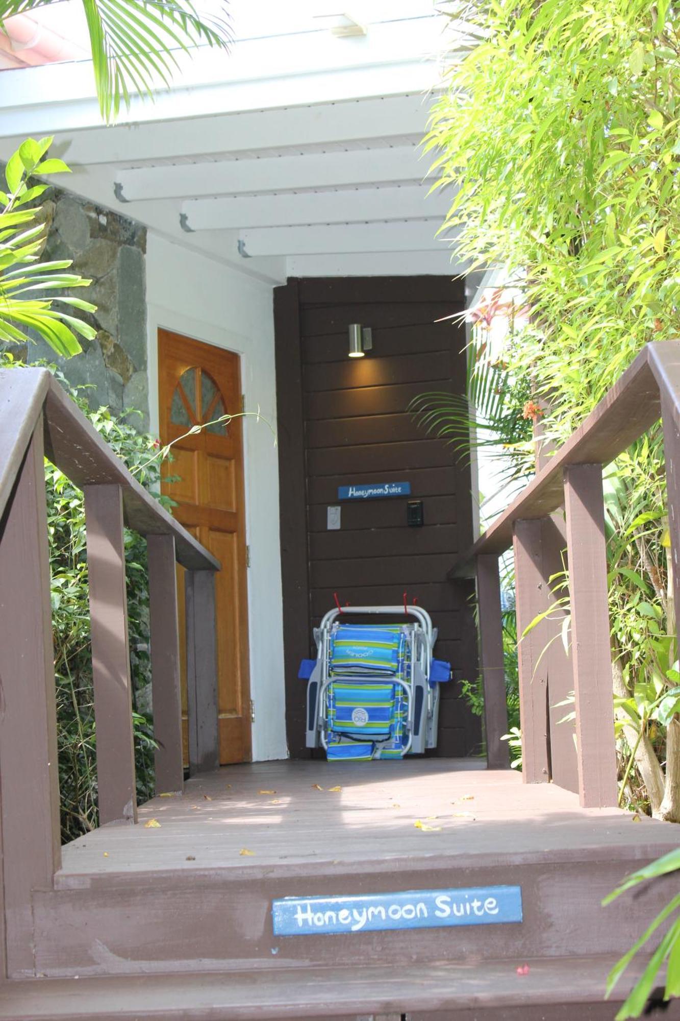 Beautiful Honeymoon Suite at Sunset Serenade Cruz Bay Buitenkant foto